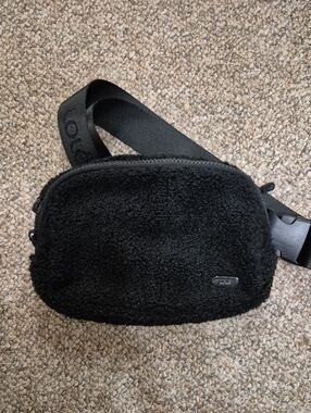 Lole Black Sherpa Belt Bag Fanny Pack *NEW* Unisex Teddy Edition